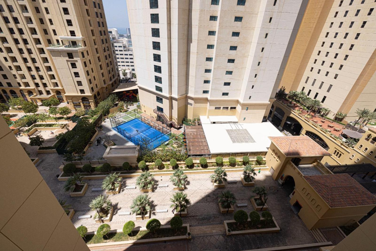 Stylish And Sleek: Modern Well-Furnished One Bedroom Hall And Kitchen Apartment Dubai Exterior photo