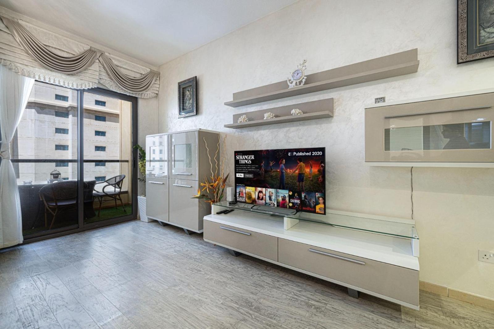 Stylish And Sleek: Modern Well-Furnished One Bedroom Hall And Kitchen Apartment Dubai Exterior photo